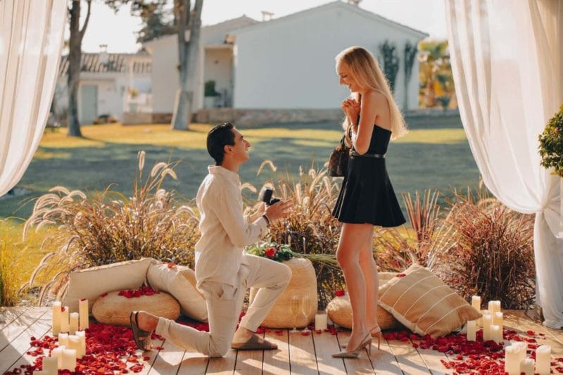 Parejas y pedidas de mano 1 pgaleria024