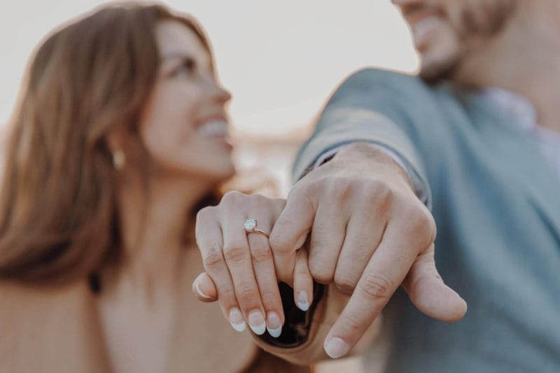 Parejas y pedidas de mano 5 pgaleria086